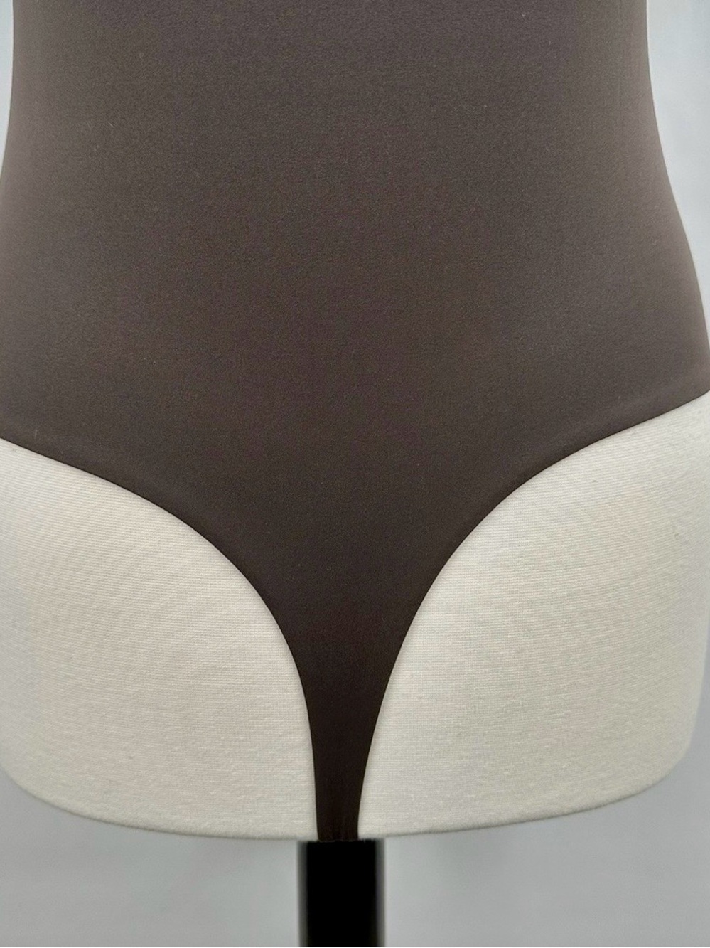 Athleta Body Move Crew Neck Short Sleeve Bodysuit in Truffle Size Medium - Picture 7 of 8